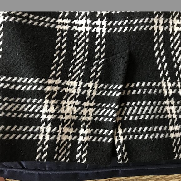 Talbots - Classic black & white plaid wool 21 inch pencil skirt, size 10p - Picture 8 of 8